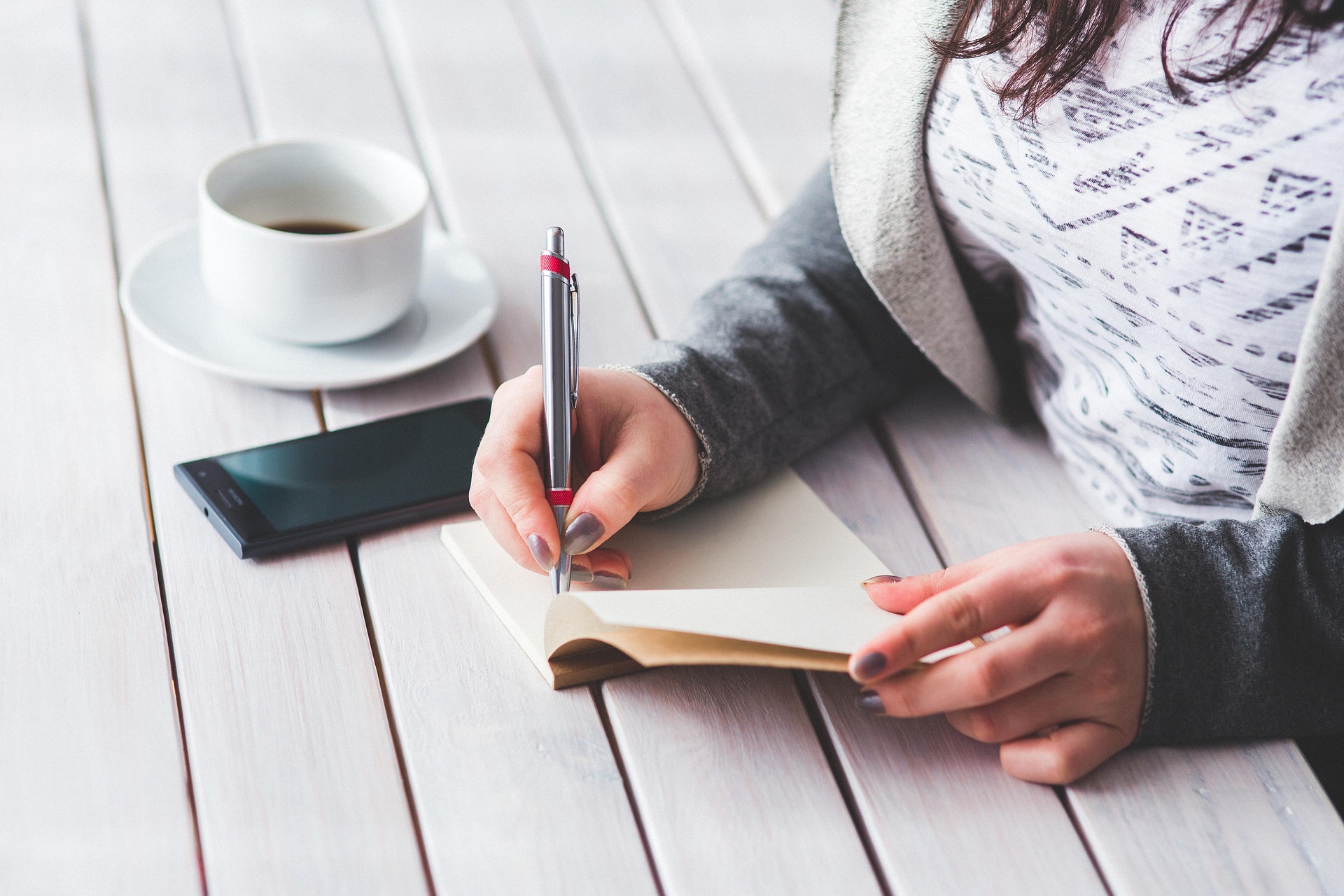 Listing annual expenses with due dates to plan a sinking fund